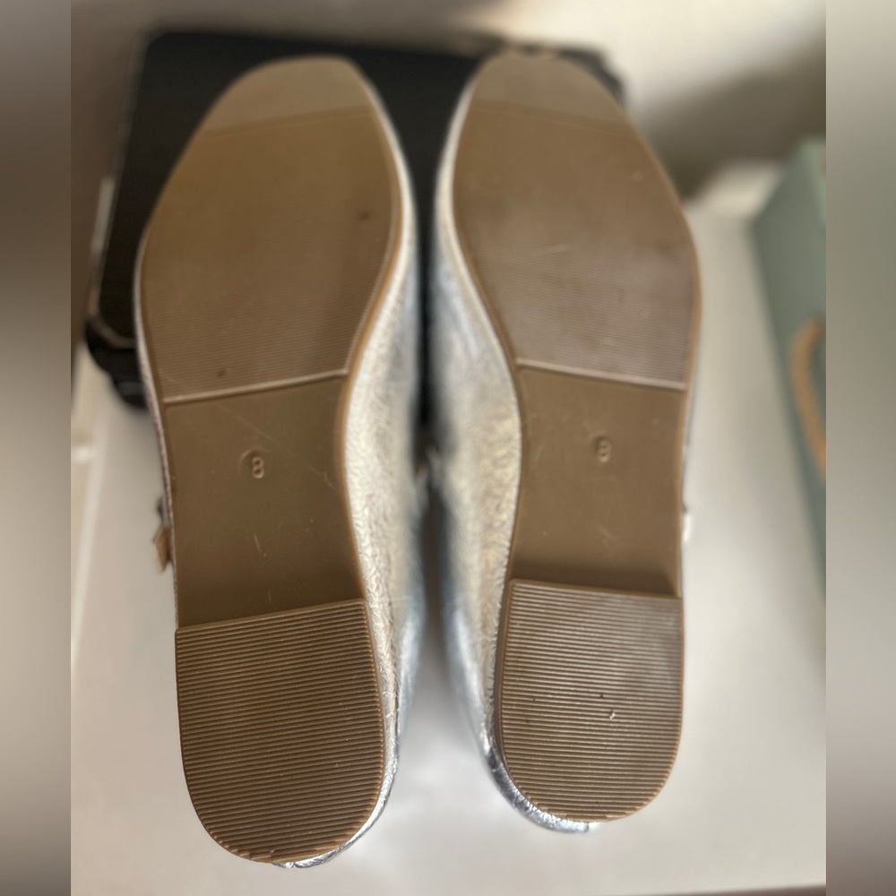 Serra Classic shimmering silver Mary Jane flats NWOT size 8 - Picture 3 of 8